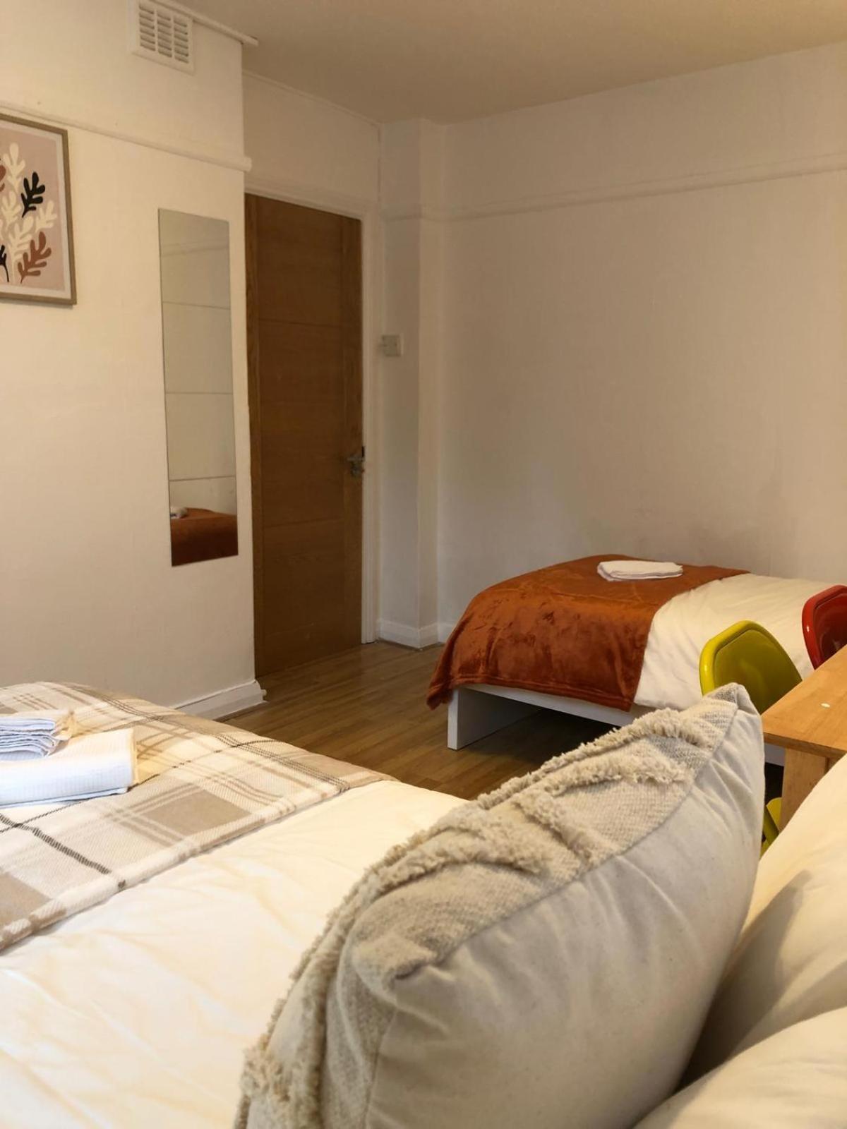 Comfy Private Bedrooms Near O2 Forum Kentish Town, Camden 런던 외부 사진