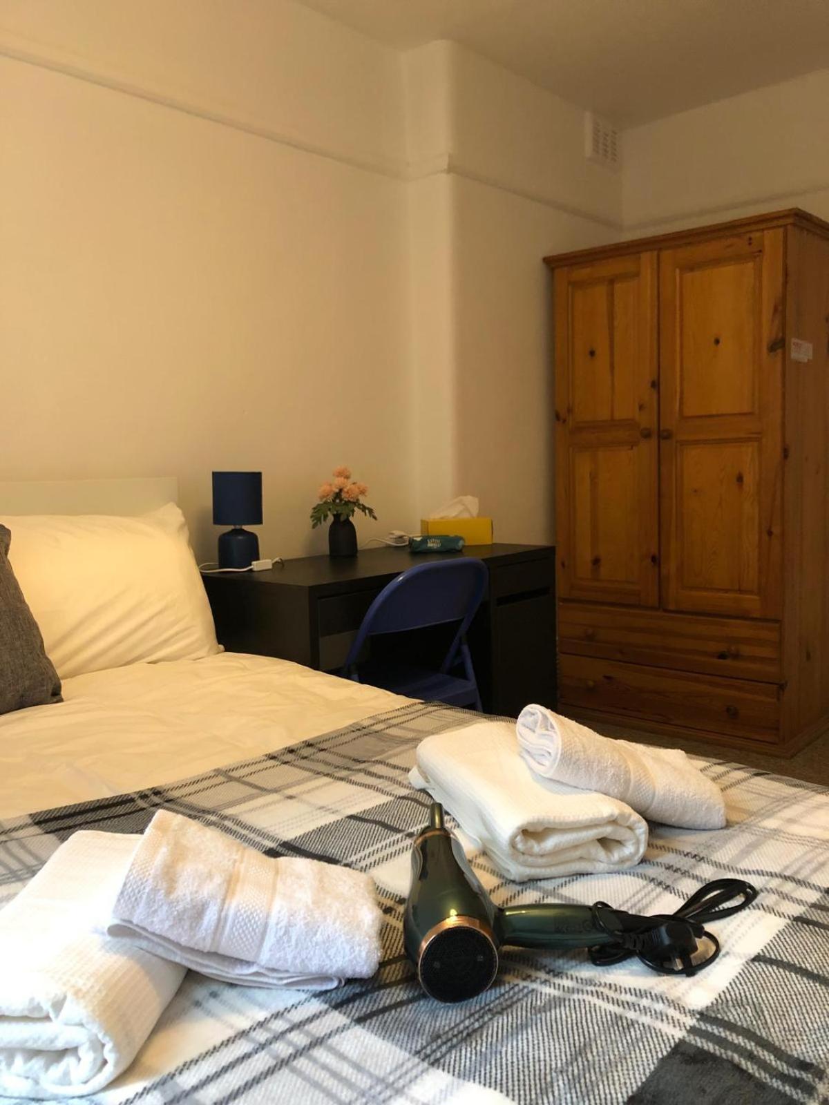 Comfy Private Bedrooms Near O2 Forum Kentish Town, Camden 런던 외부 사진